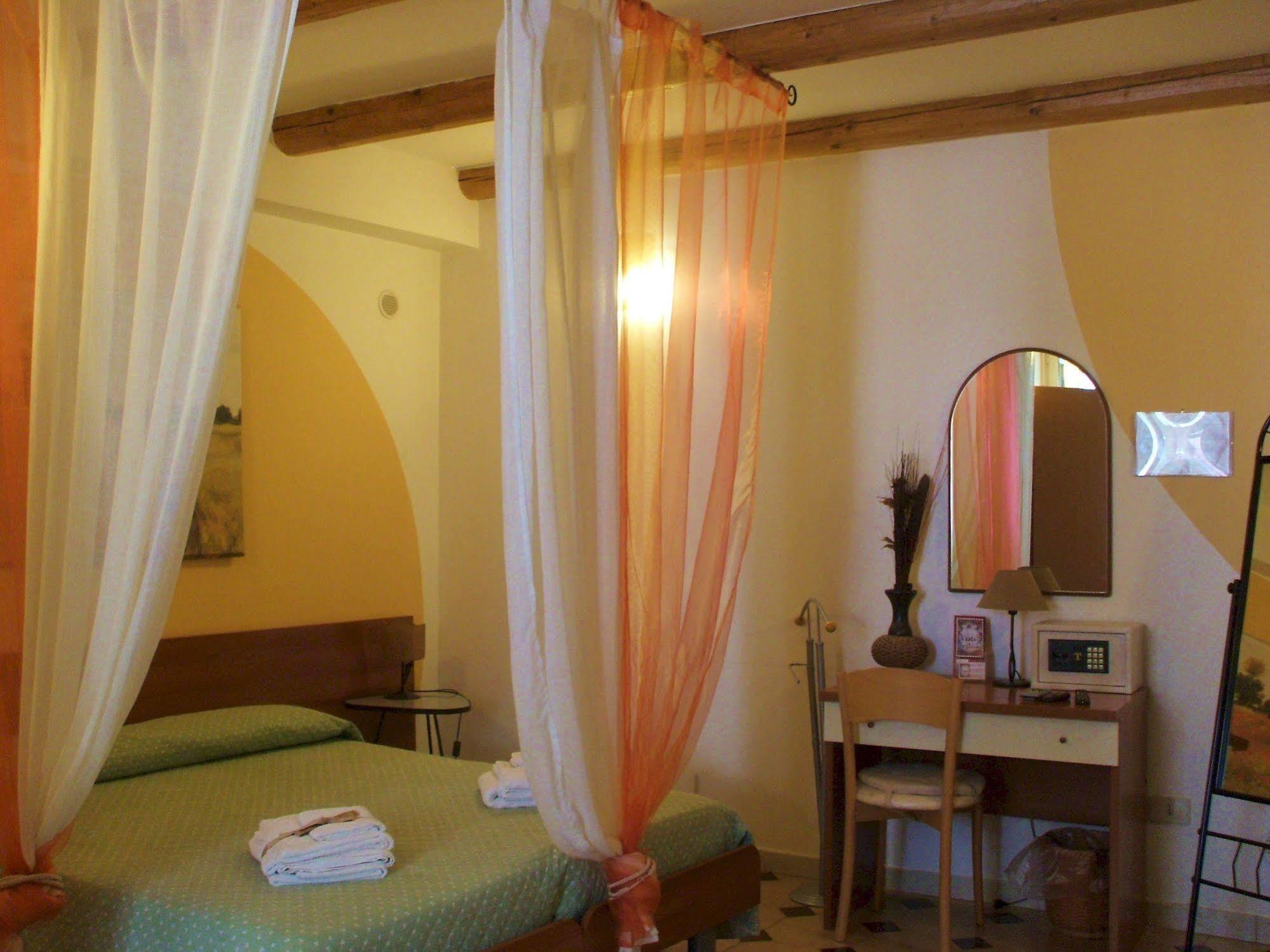 B&B Vinci โนโต ภายนอก รูปภาพ